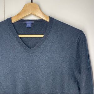 Gap Merino wool V-neck sweater, medium